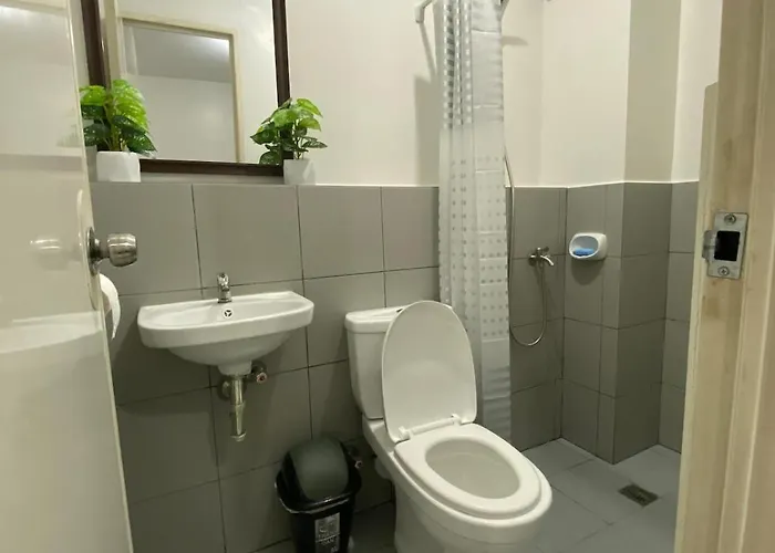 Bright 2-bedroom Family Unit In Deca Homes Cebu Apartment